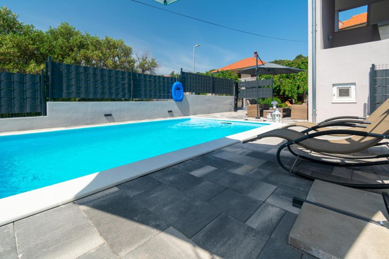 Modern Apartment With Private Pool Bibinje Exterior foto